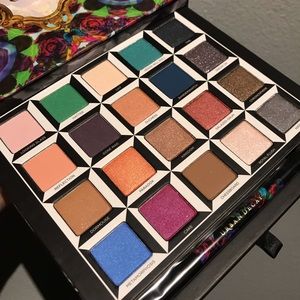 UD Alice Through the Looking Glass Palette